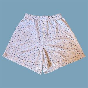 90’s White Textured High Waist Shorts with Floral Accents